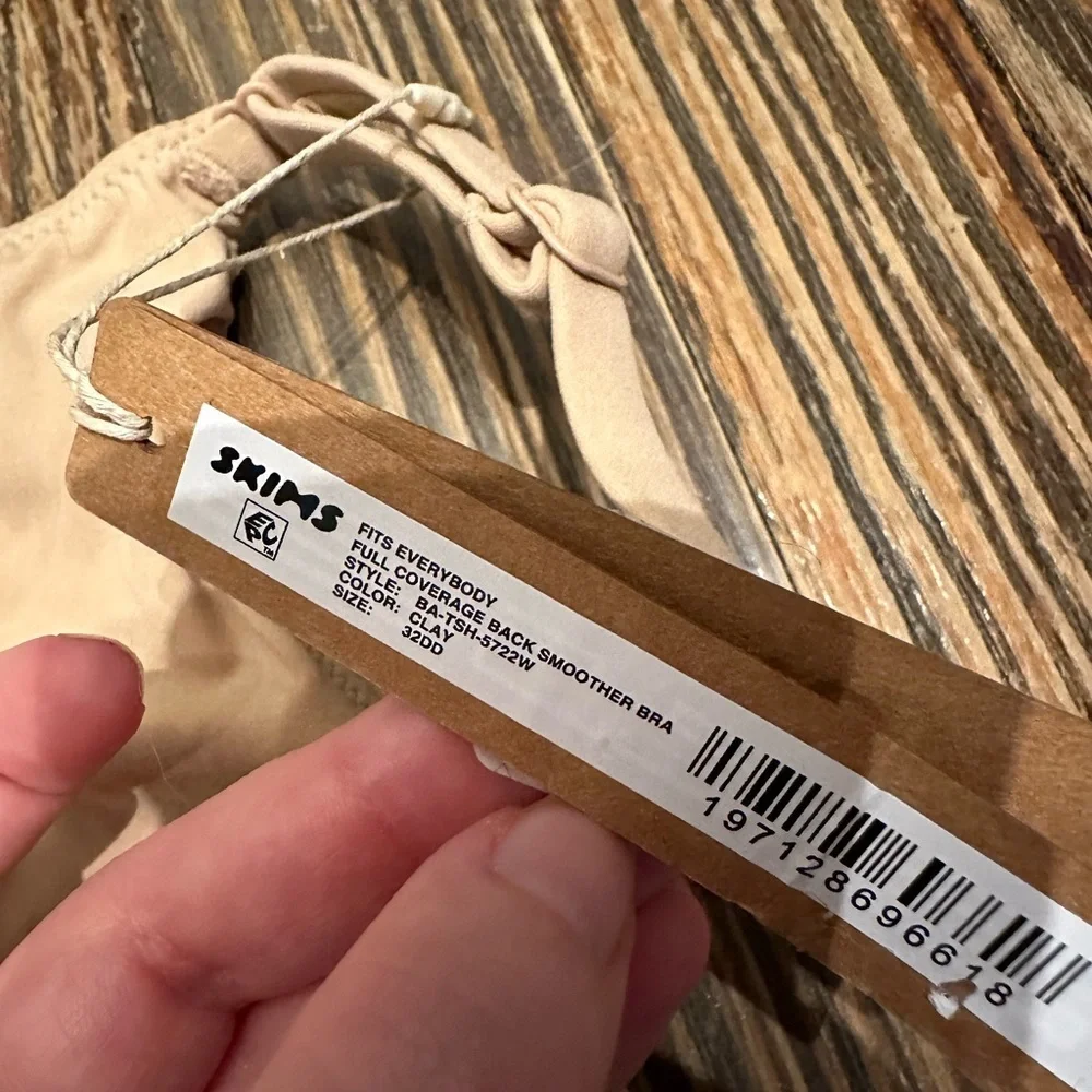 SKIMS NWT FITS EVERYBODY FULL COVERAGE BACK SMOOTHER BRA 32DD Clay - Picture 2 of 4